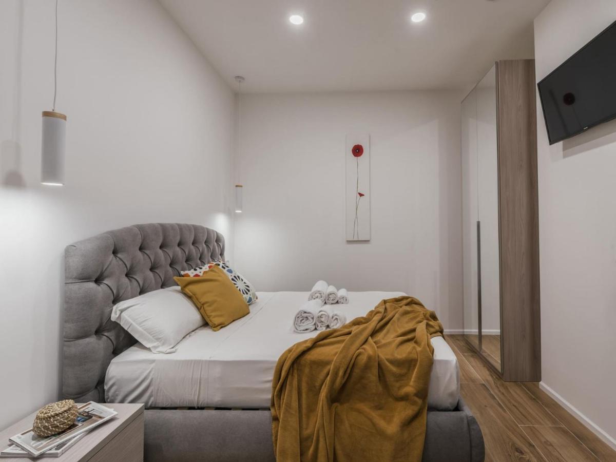 The Best Rent - Modern Three-Bedroom Apartment A Few Steps From The Colosseum Exterior foto